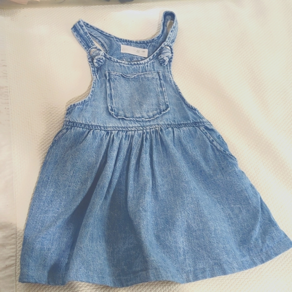 Adorable denim Zara pinafore dress